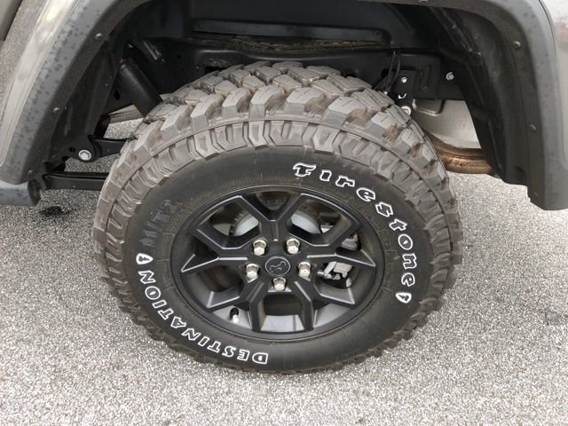 Used 2025 Jeep Gladiator Willys AWD/4WD image 16
