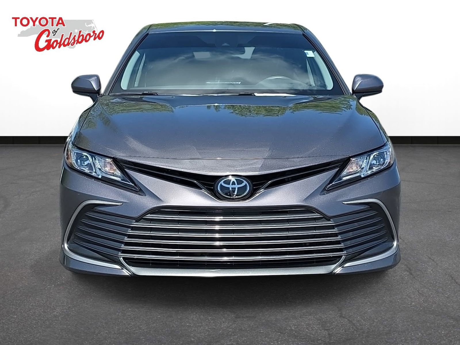 Used 2023 Toyota Camry LE image 2