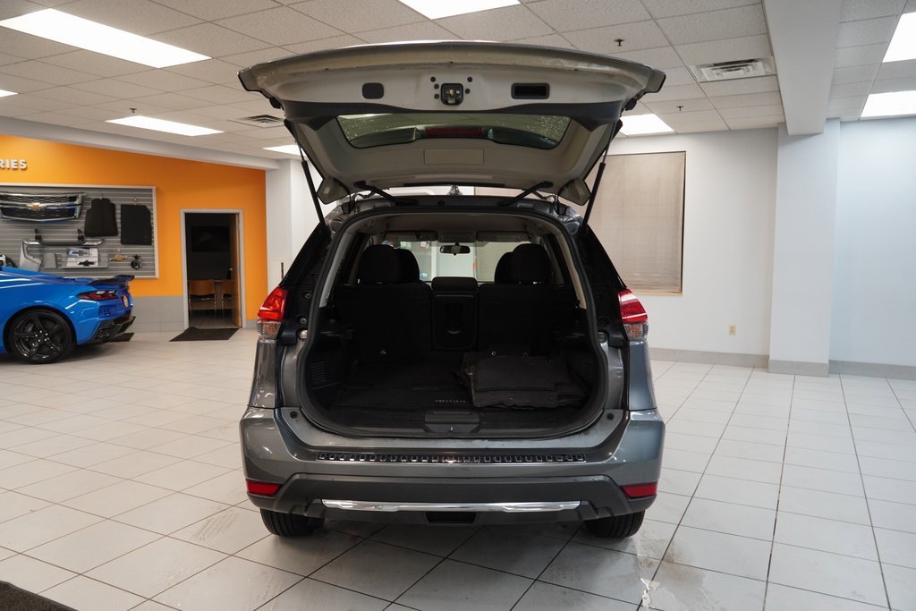 Used 2017 Nissan Rogue SV w/ Midnight Edition image 9