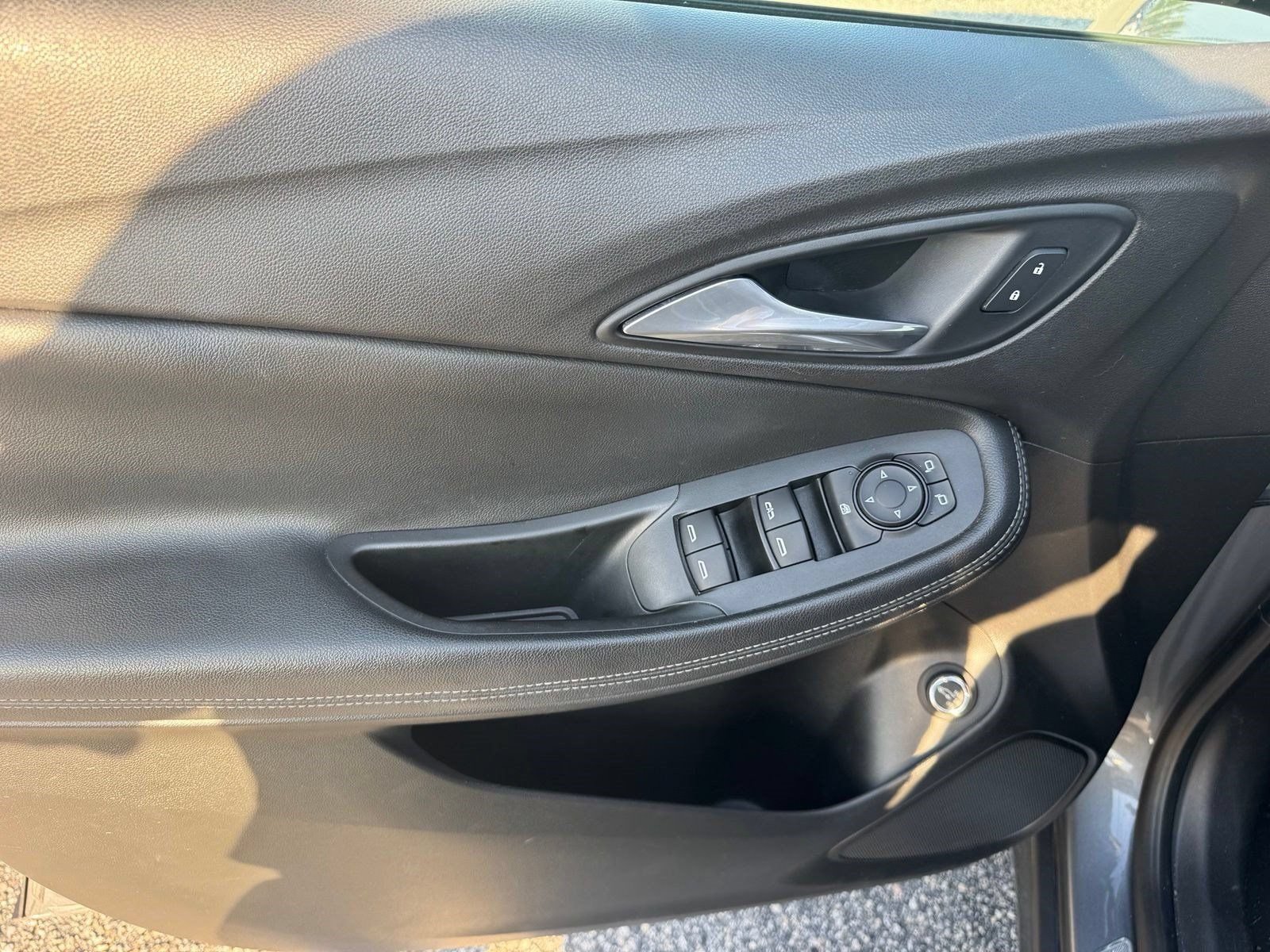 Certified 2020 Buick Encore GX Select FWD image 23