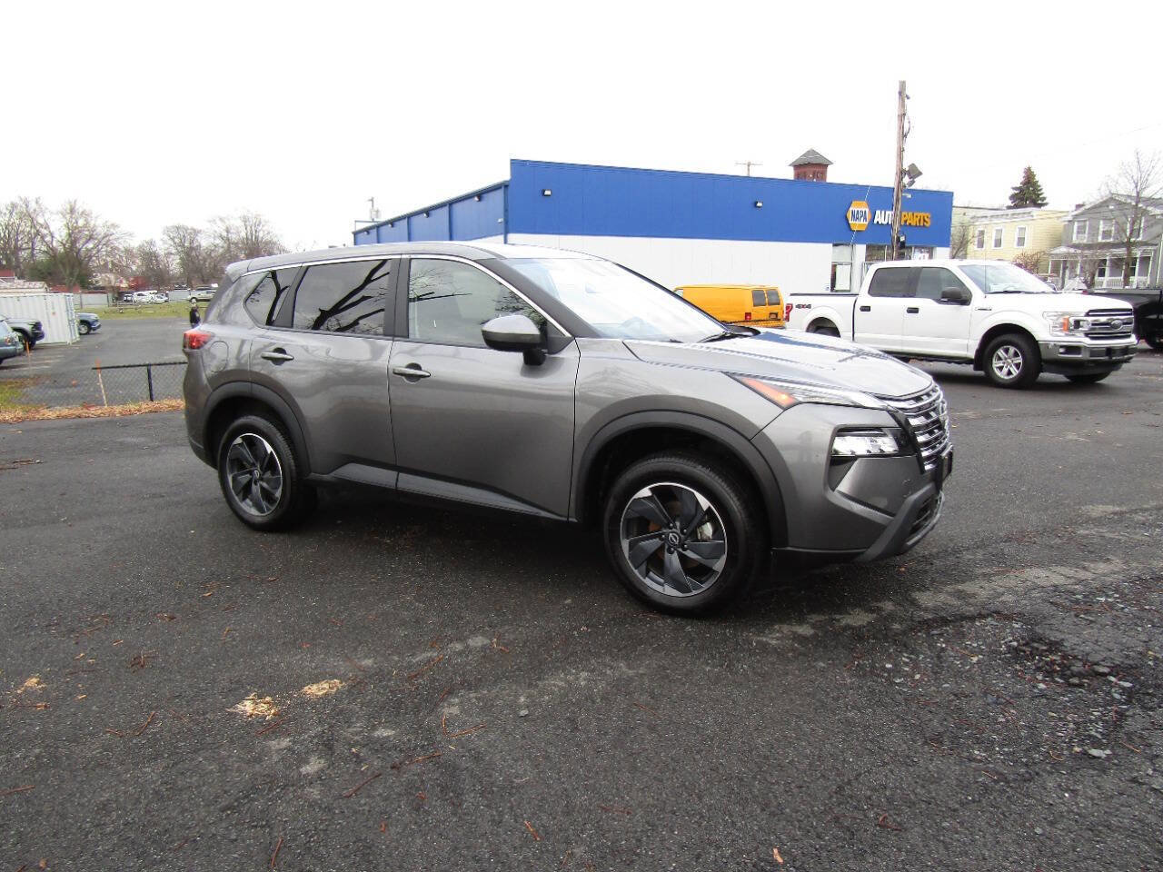 Used 2025 Nissan Rogue SV image 10