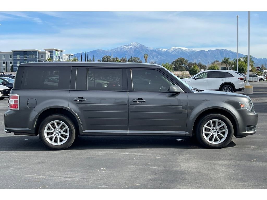 Used 2017 Ford Flex SE image 7