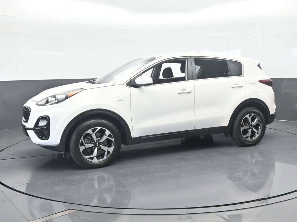 Used 2020 Kia Sportage LX image 2