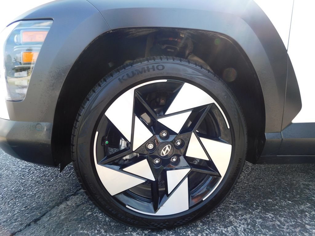 Used 2025 Hyundai Kona Limited AWD/4WD image 10