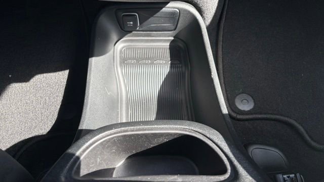 Used 2026 Chrysler Pacifica Select FWD image 30