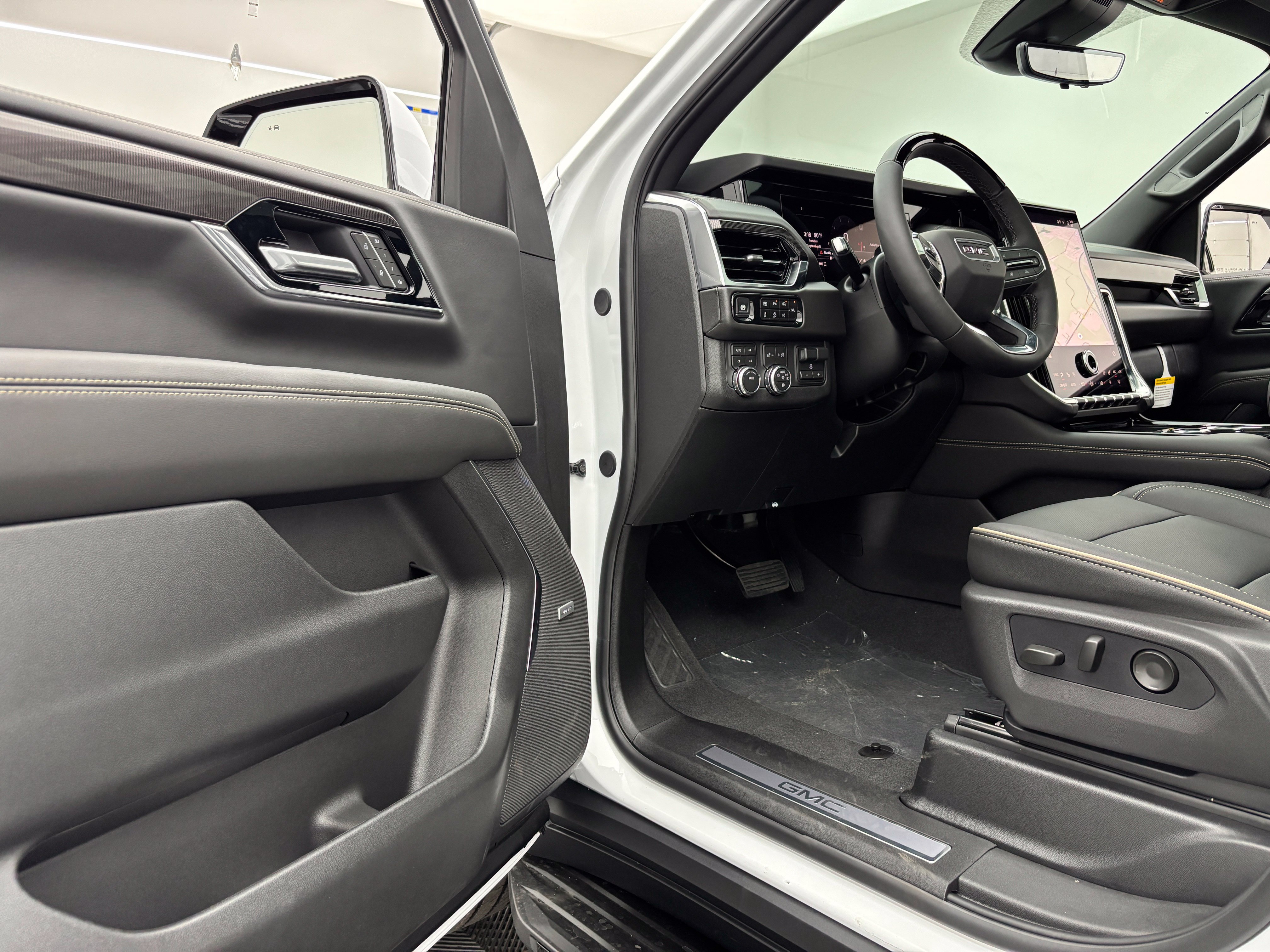 New 2026 GMC Yukon Elevation w/ Elevation Premium Package AWD/4WD image 20
