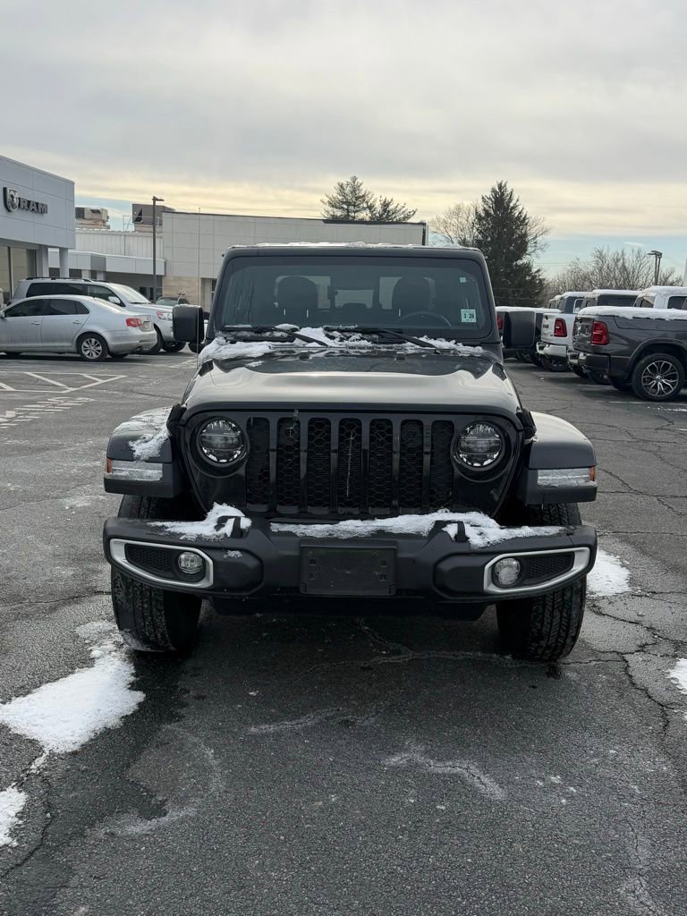 Used 2022 Jeep Gladiator Sport image 1