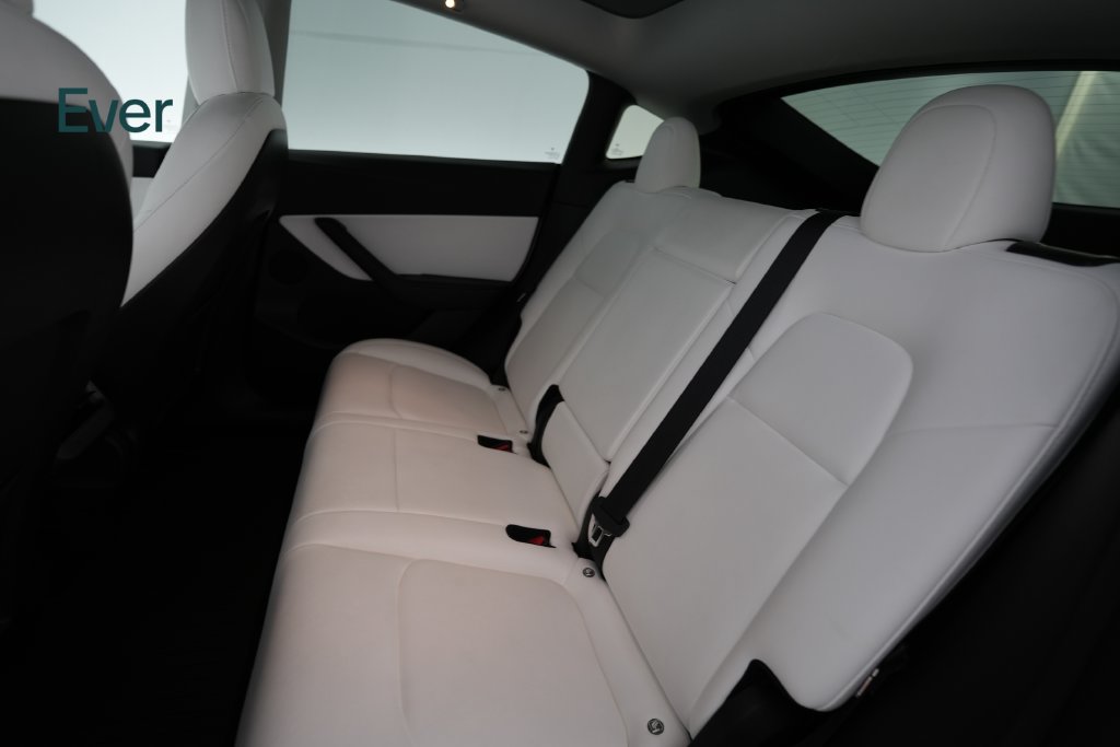 Used 2022 Tesla Model Y Performance AWD/4WD image 24