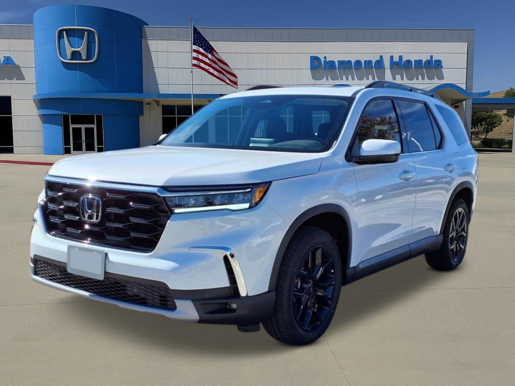 New 2025 Honda Pilot Touring image 1