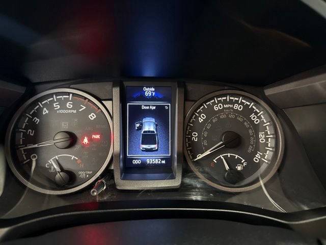 Used 2019 Toyota Tacoma TRD Off-Road AWD/4WD image 13