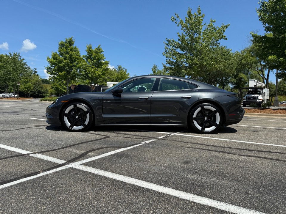 New 2025 Porsche Taycan image 2