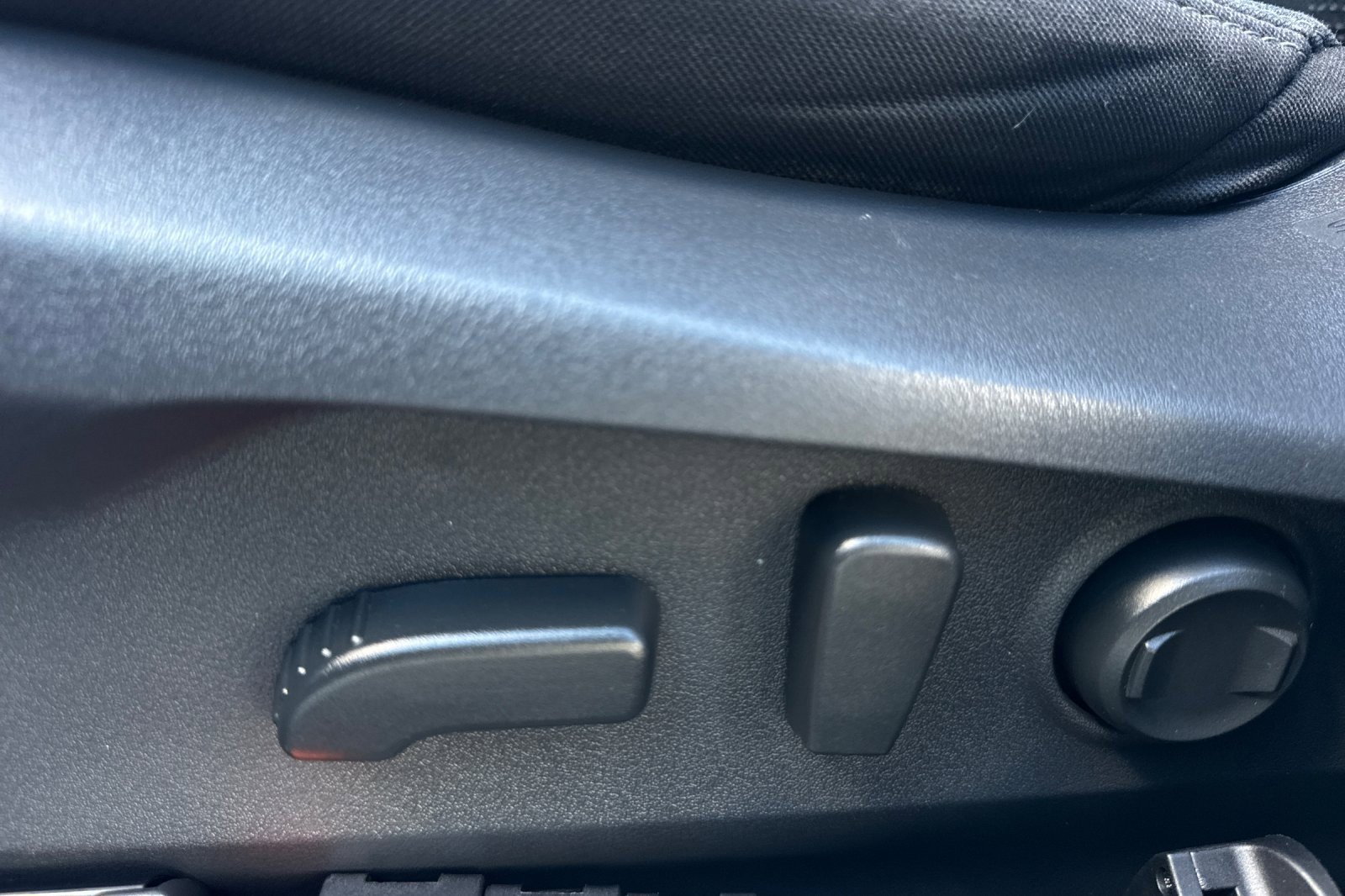 Used 2020 Subaru Outback Premium image 13