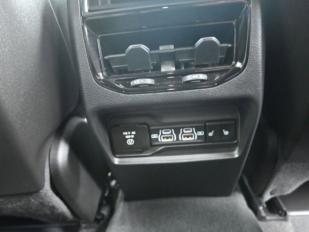 Used 2023 Jeep Grand Cherokee Overland image 18