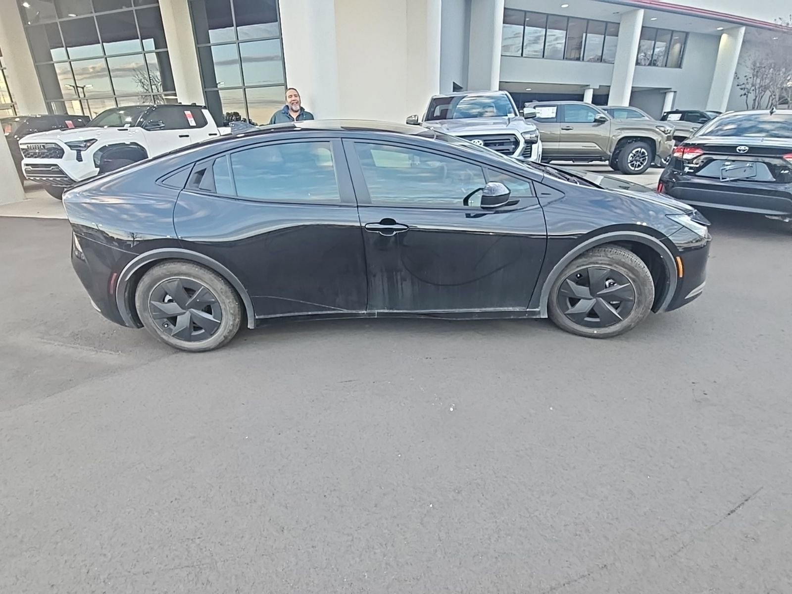 Used 2023 Toyota Prius LE image 3