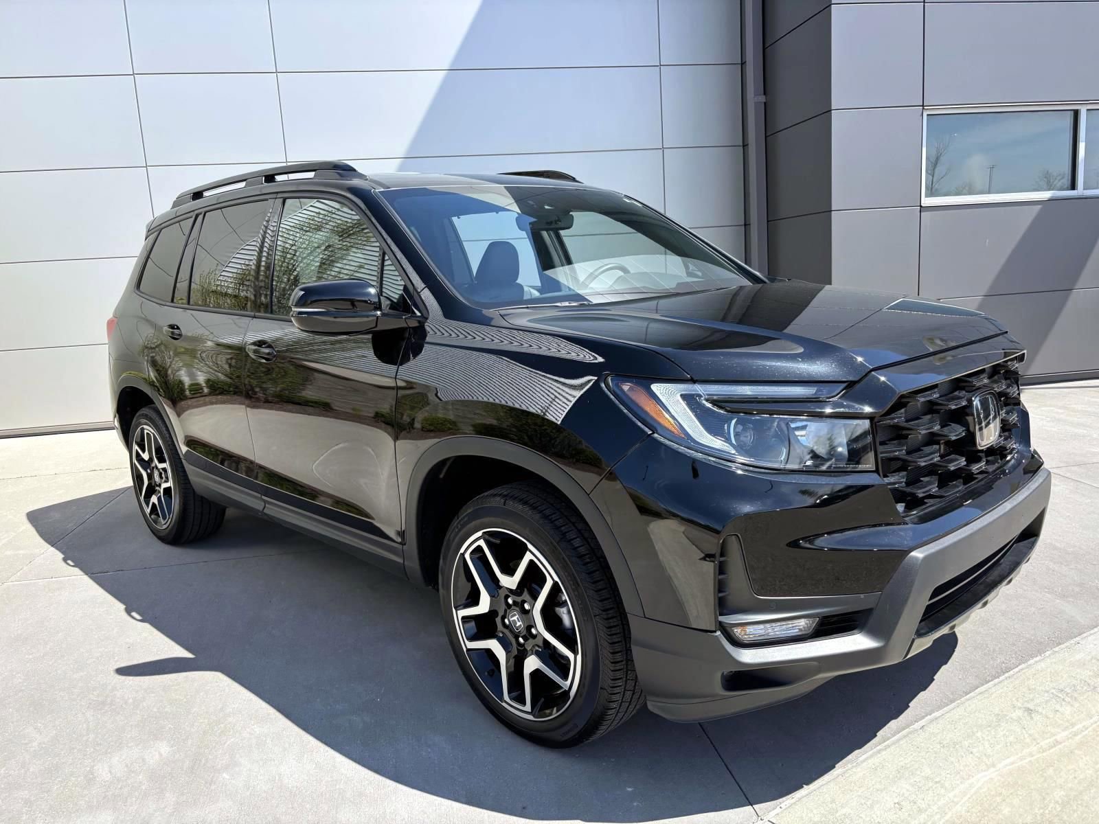 Used 2023 Honda Passport Elite image 3