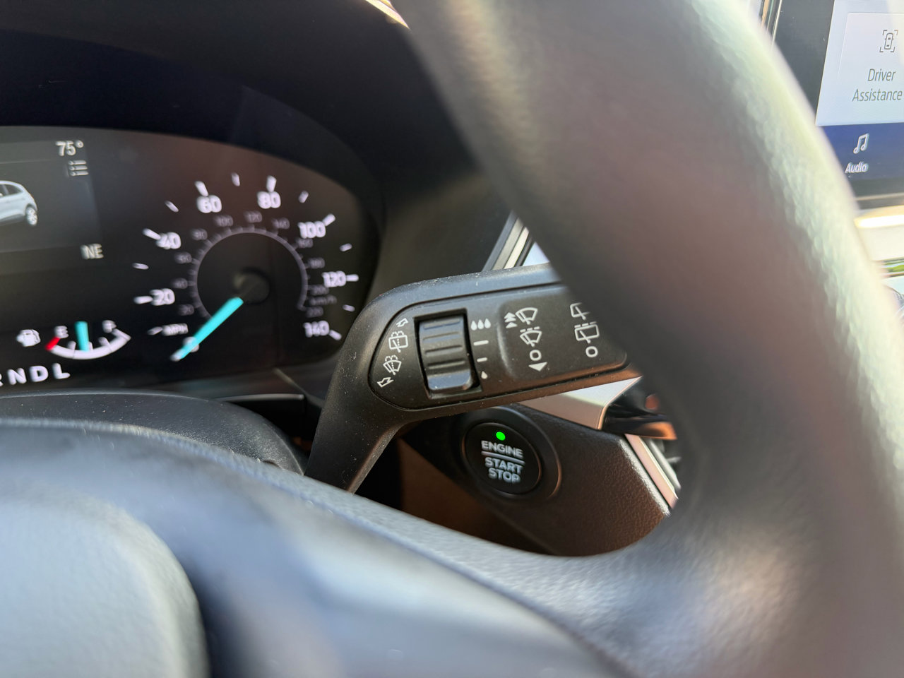 Used 2020 Ford Escape SE image 27