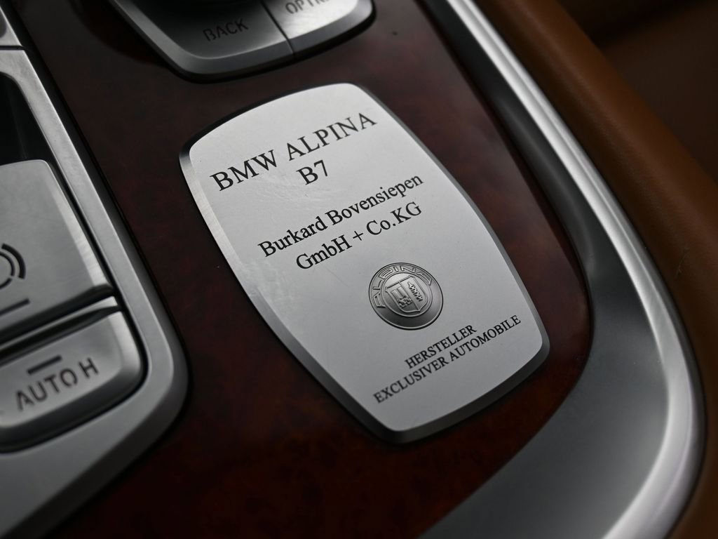 Used 2022 BMW ALPINA B7 xDrive w/ Luxury Rear Seating Package AWD/4WD image 25