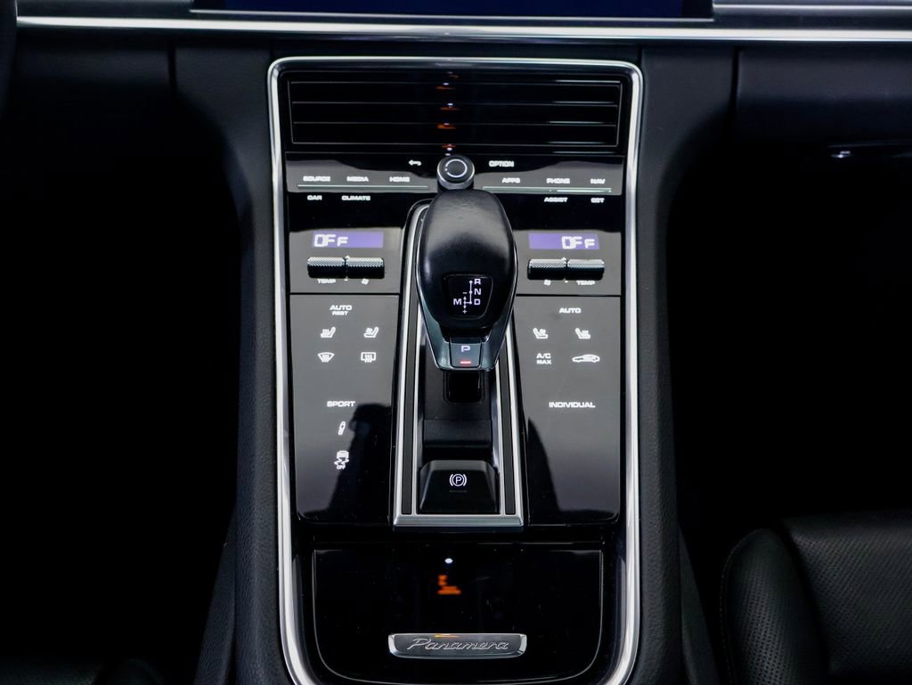Certified 2023 Porsche Panamera 4 Platinum Edition w/ Assistance Package image 22
