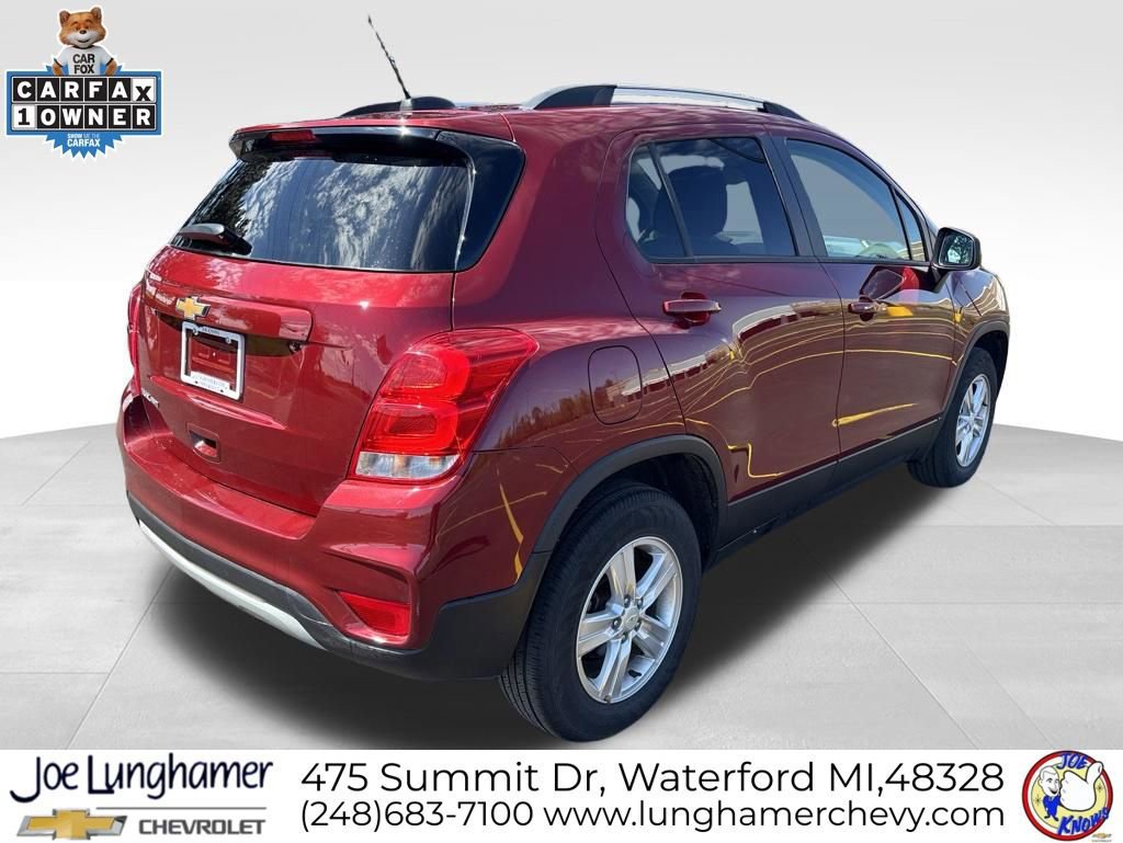 Used 2022 Chevrolet Trax LT w/ LT Convenience Package AWD/4WD image 3