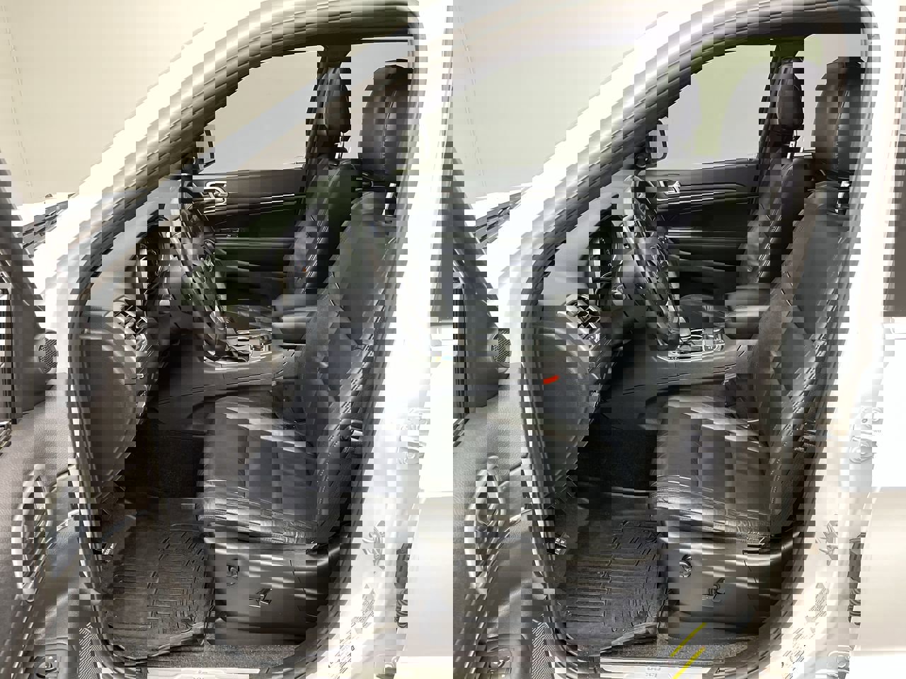 Used 2018 Jeep Grand Cherokee Limited image 3