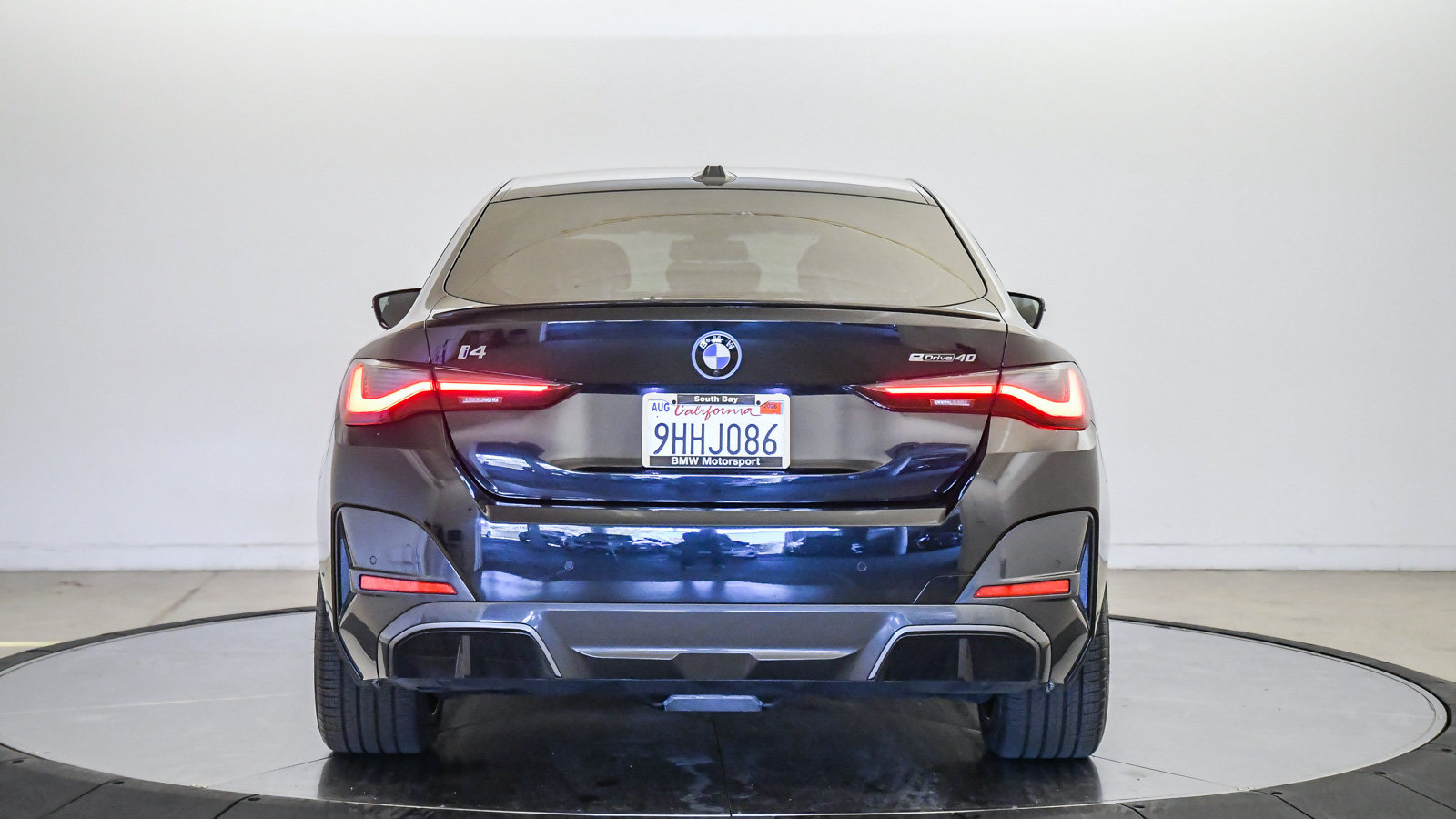Certified 2023 BMW i4 eDrive40 w/ M Sport Package RWD image 3