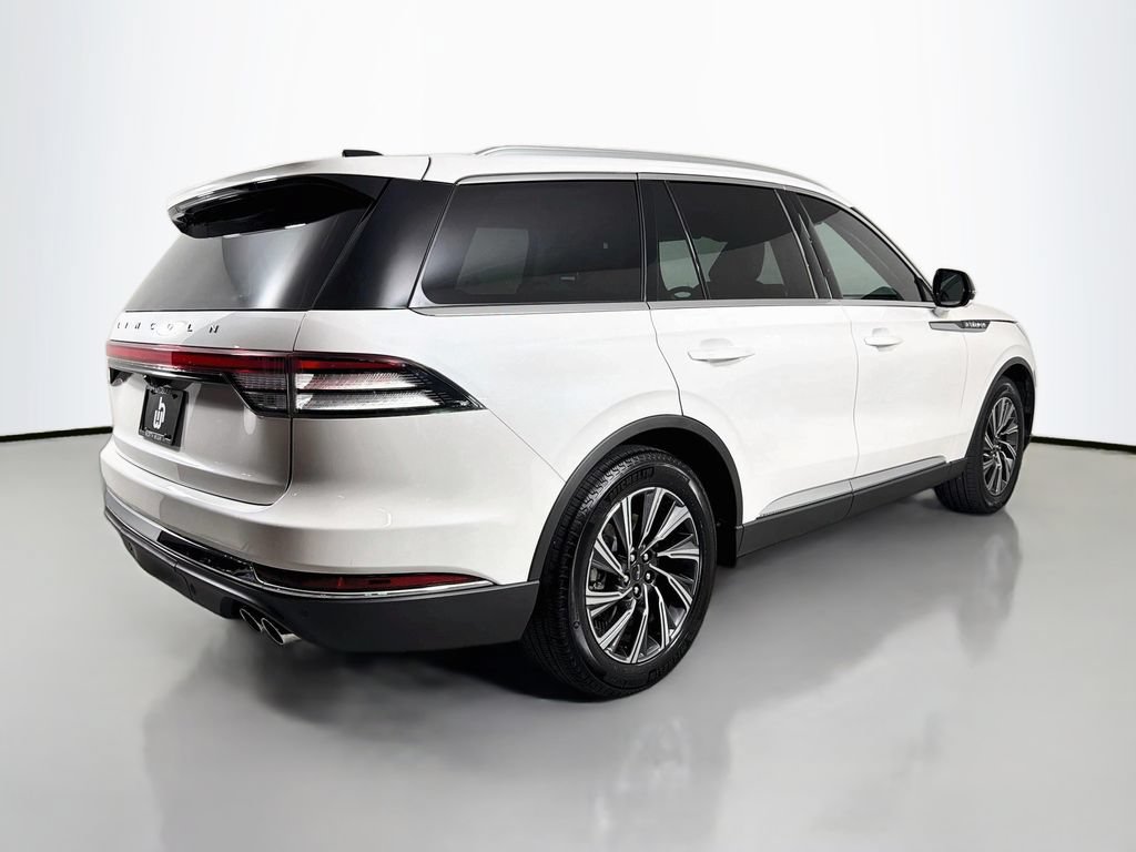 Used 2026 Lincoln Aviator 2WD image 5