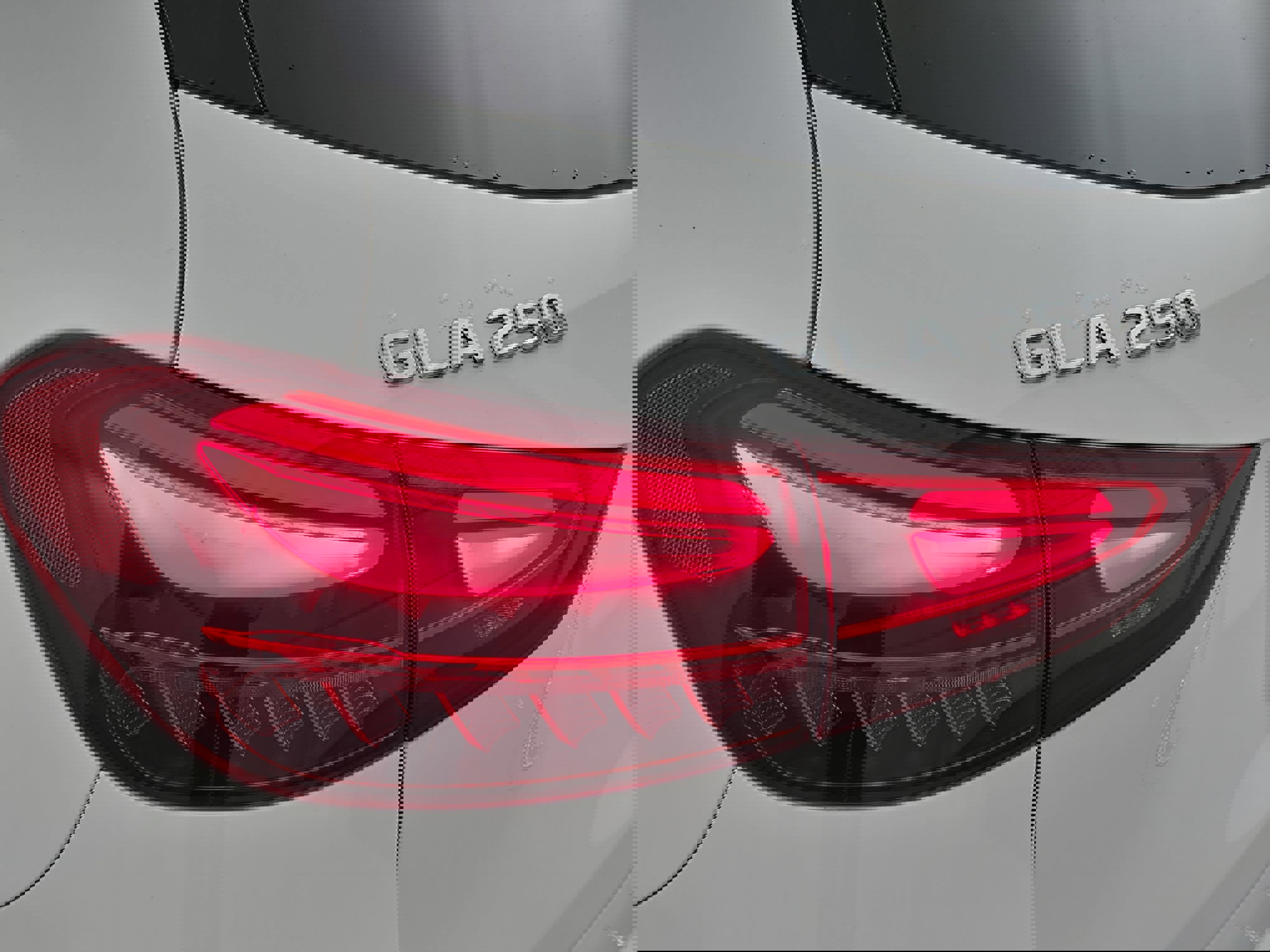 Used 2025 Mercedes-Benz GLA 250 image 34