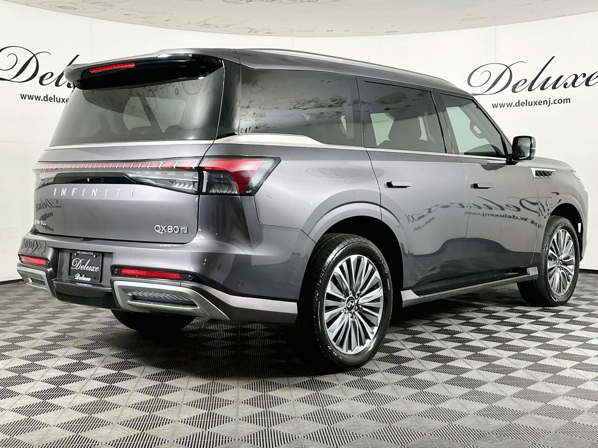 Used 2025 INFINITI QX80 Luxe AWD/4WD image 6