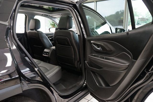 Used 2022 GMC Terrain SLT w/ Infotainment Package II image 47