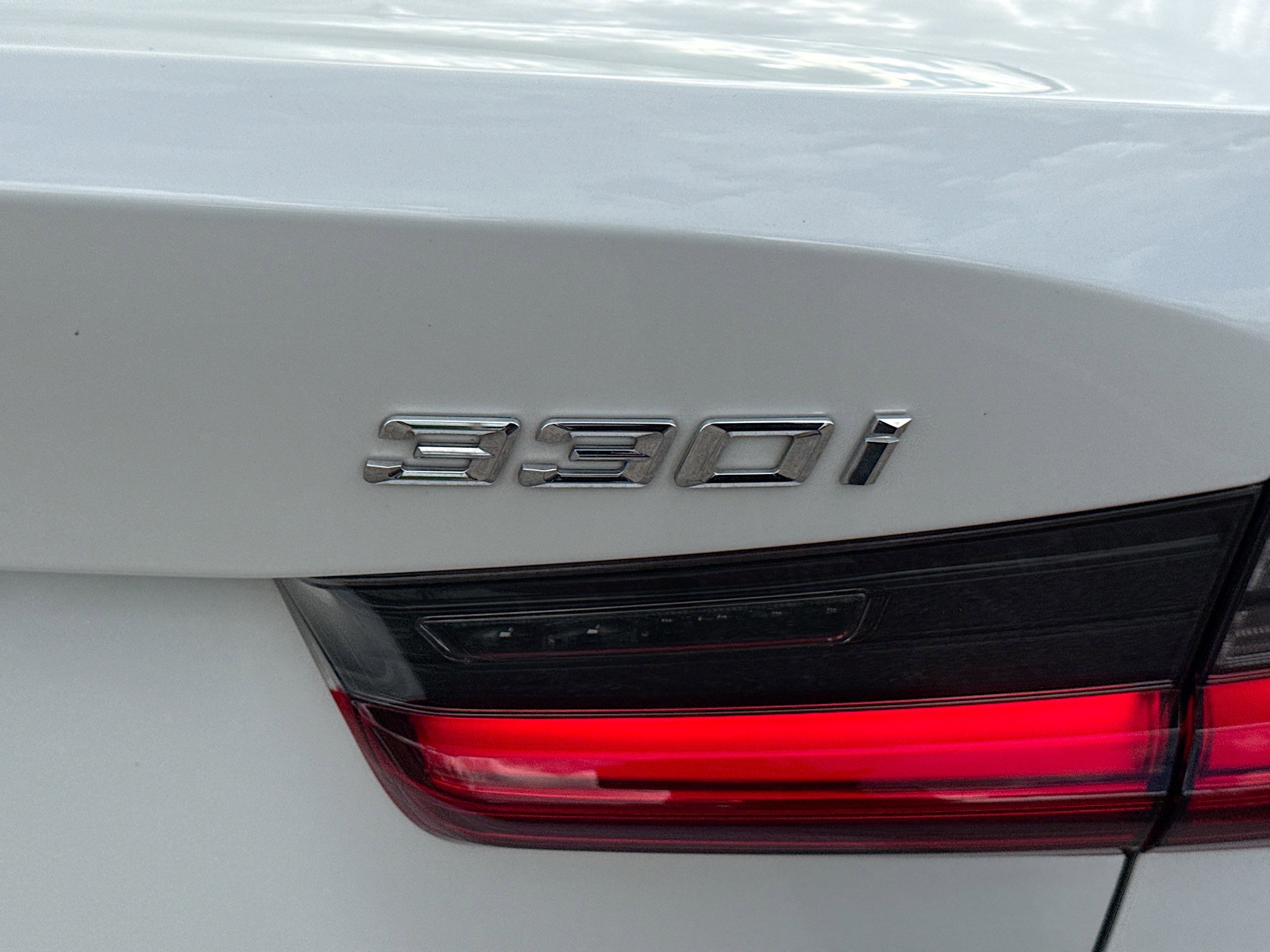 Used 2021 BMW 330i Sedan w/ Premium Package image 11