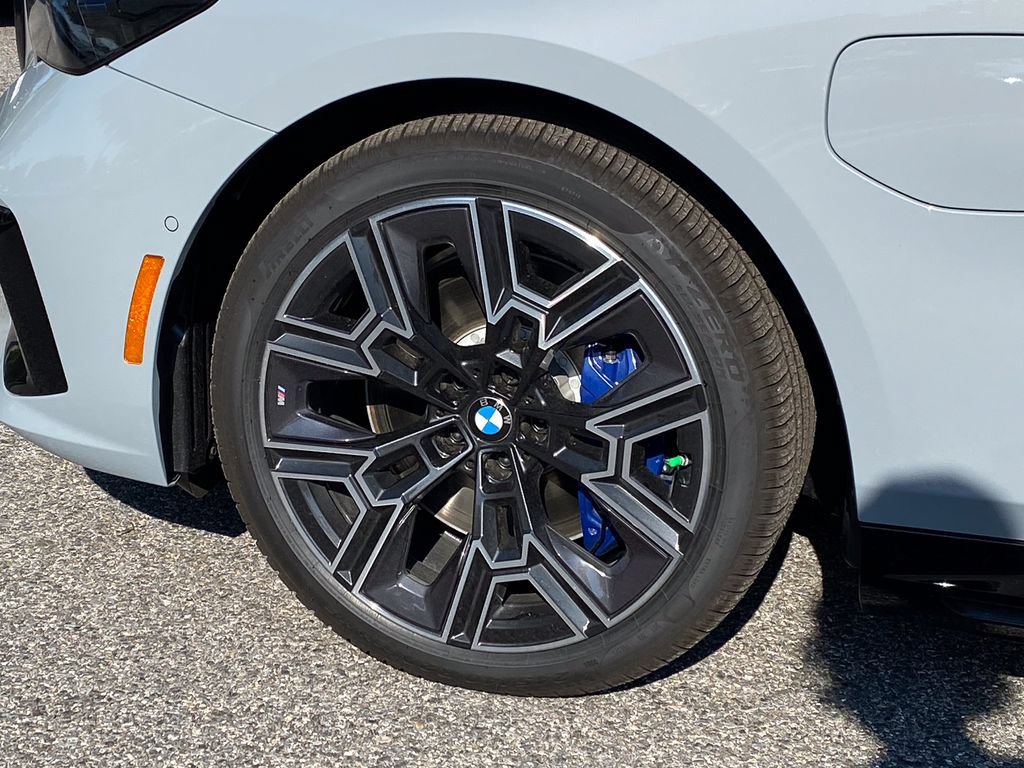 New 2027 BMW 550e xDrive w/ Executive Package AWD/4WD image 8