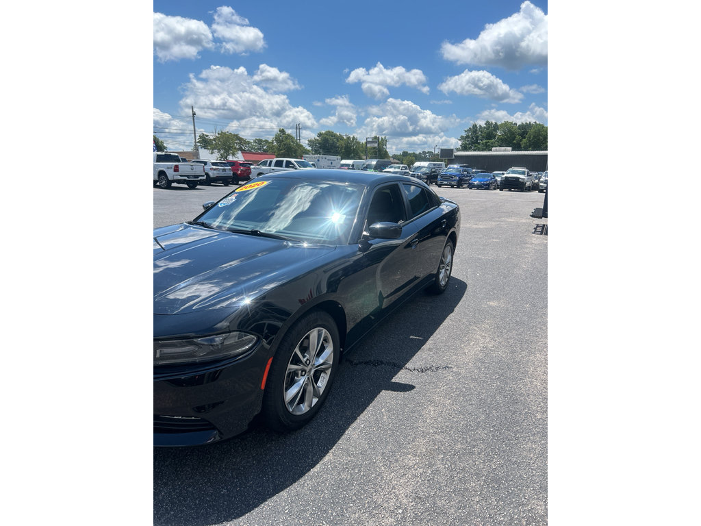 Used 2020 Dodge Charger SXT AWD/4WD image 3