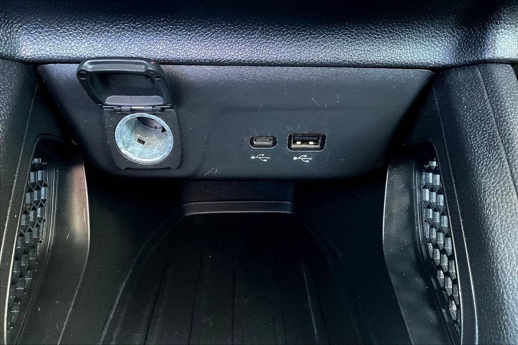 Used 2025 Chevrolet TrailBlazer LT AWD/4WD image 19