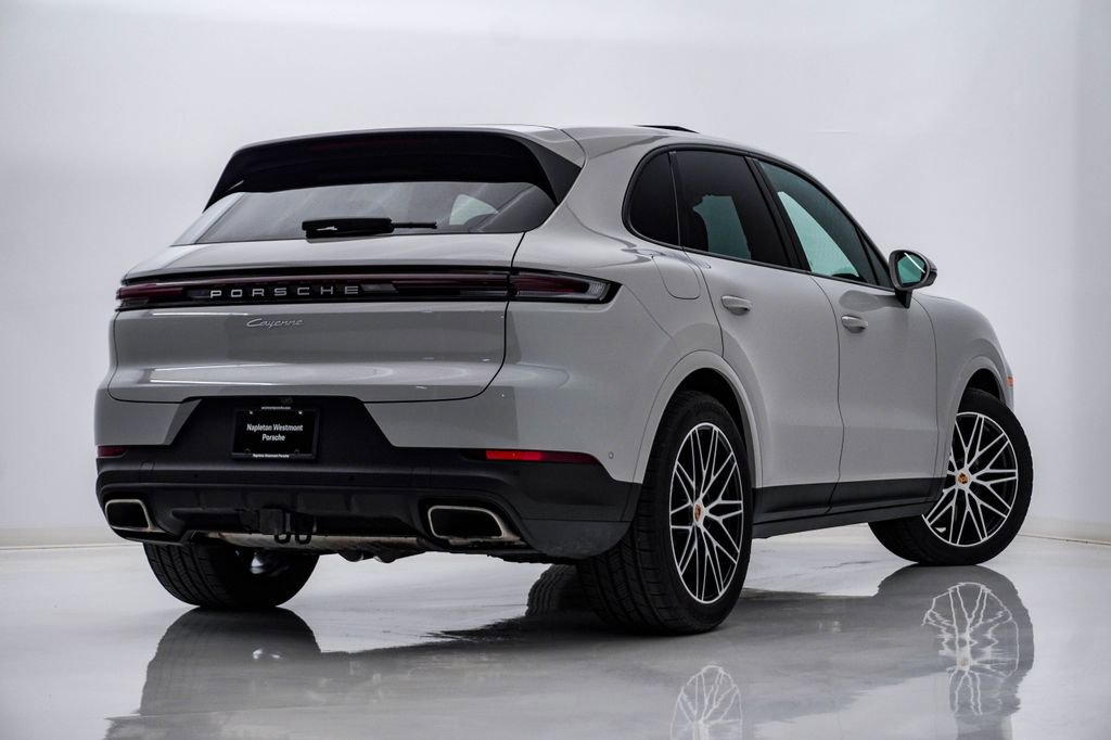 Certified 2025 Porsche Cayenne AWD/4WD image 11