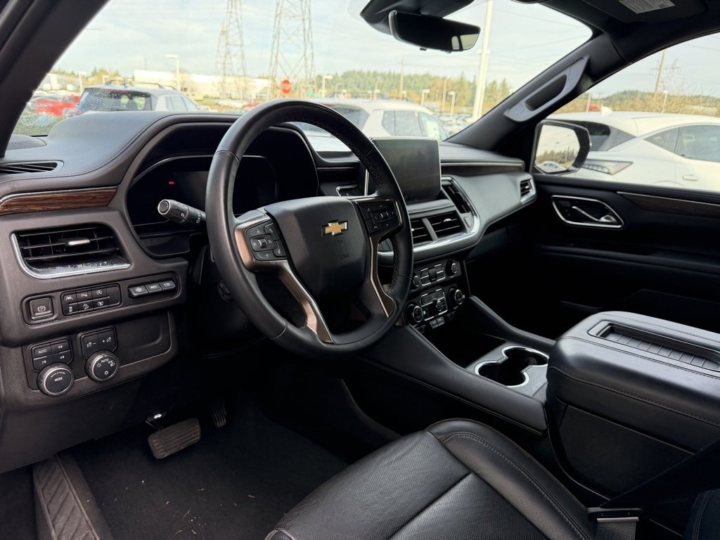 Used 2023 Chevrolet Suburban High Country image 16