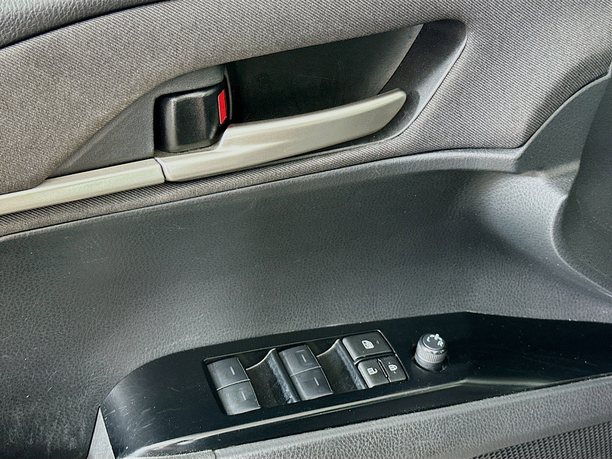 Used 2025 Toyota Camry LE image 15