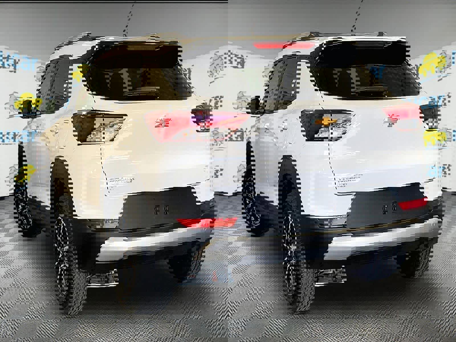 Used 2025 Chevrolet TrailBlazer LT AWD/4WD image 4