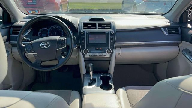 Used 2012 Toyota Camry XLE w/ Leather Pkg FWD image 24