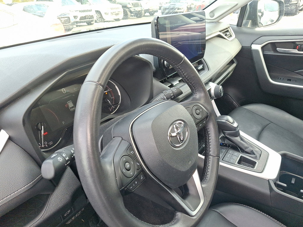 Used 2023 Toyota RAV4 XLE Premium image 25