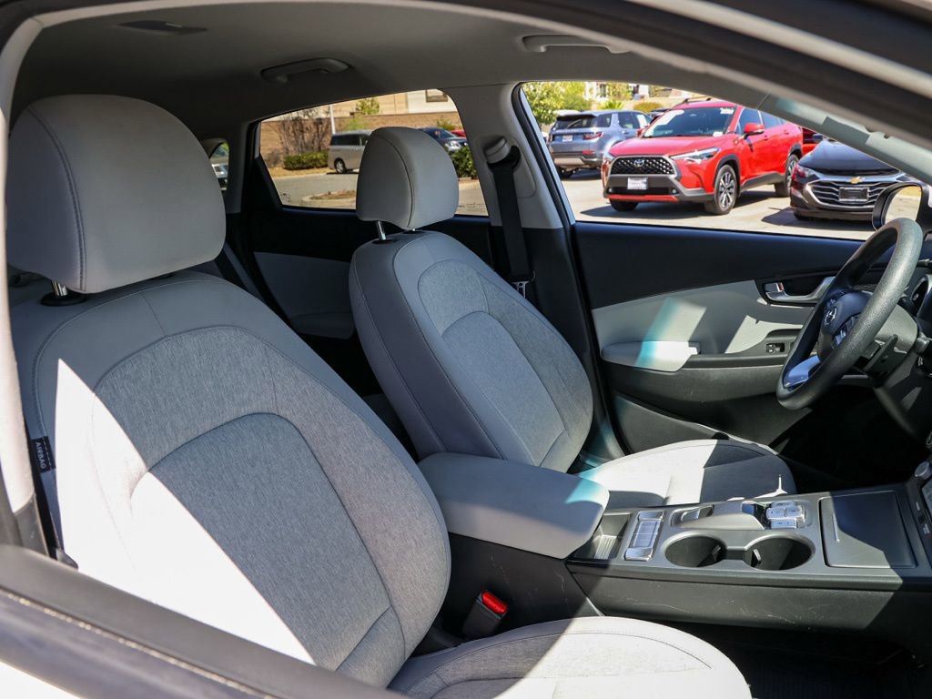 Used 2023 Hyundai Kona SE image 21