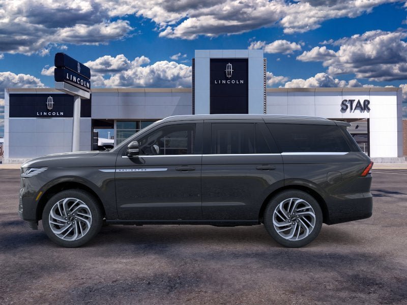 New 2026 Lincoln Navigator Reserve AWD/4WD image 3