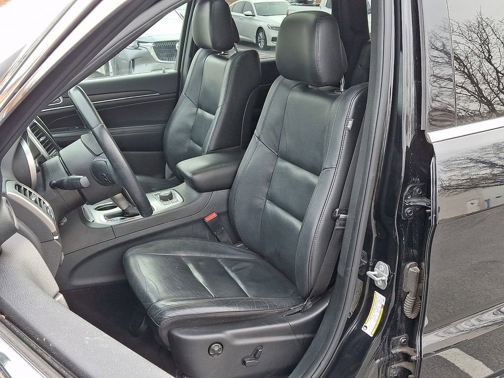 Used 2018 Jeep Grand Cherokee Limited w/ Mopar Chrome Edition Group image 16