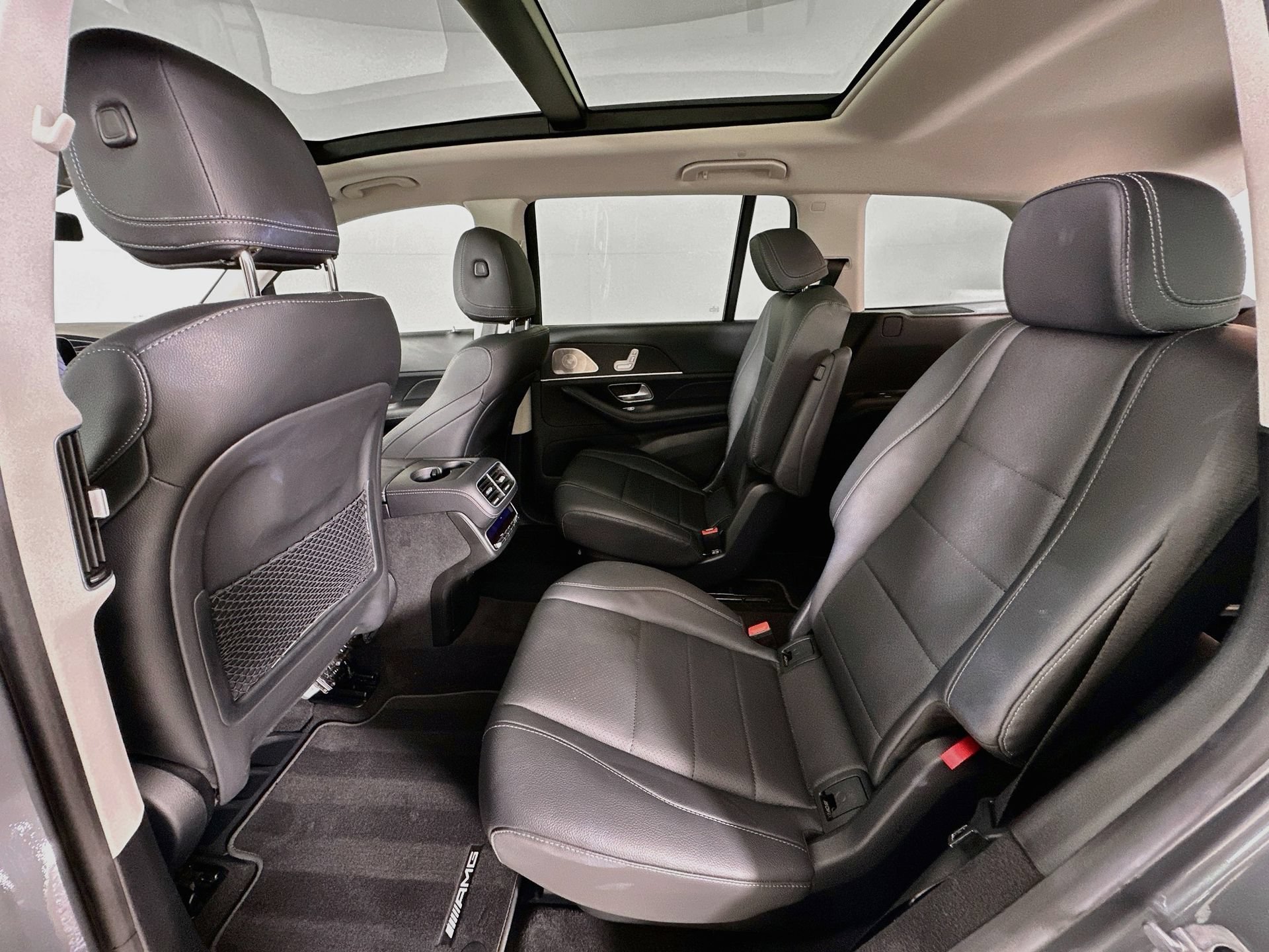 Used 2024 Mercedes-Benz GLS 450 4MATIC image 27