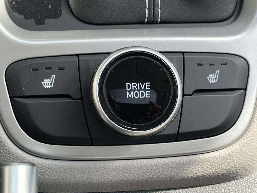 New 2026 Hyundai Venue SEL FWD image 73