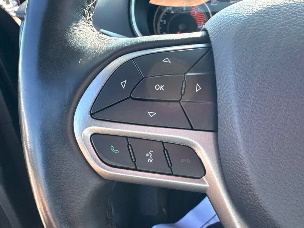 Used 2019 Jeep Cherokee Limited AWD/4WD image 17