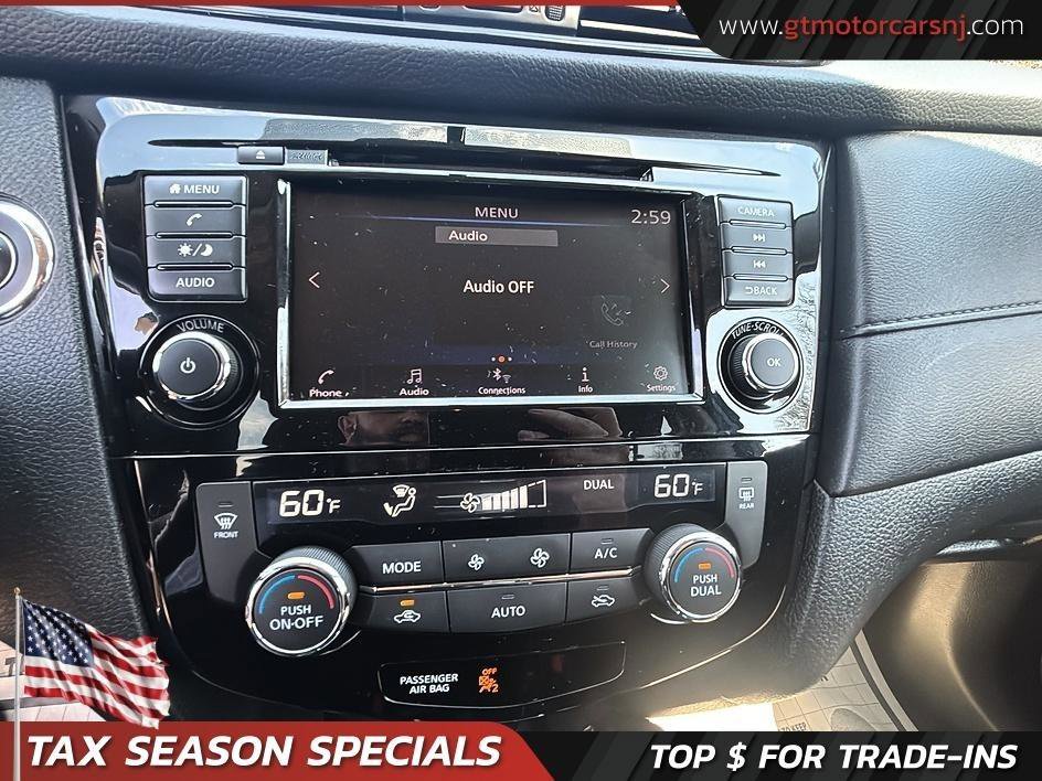 Used 2018 Nissan Rogue SV image 31