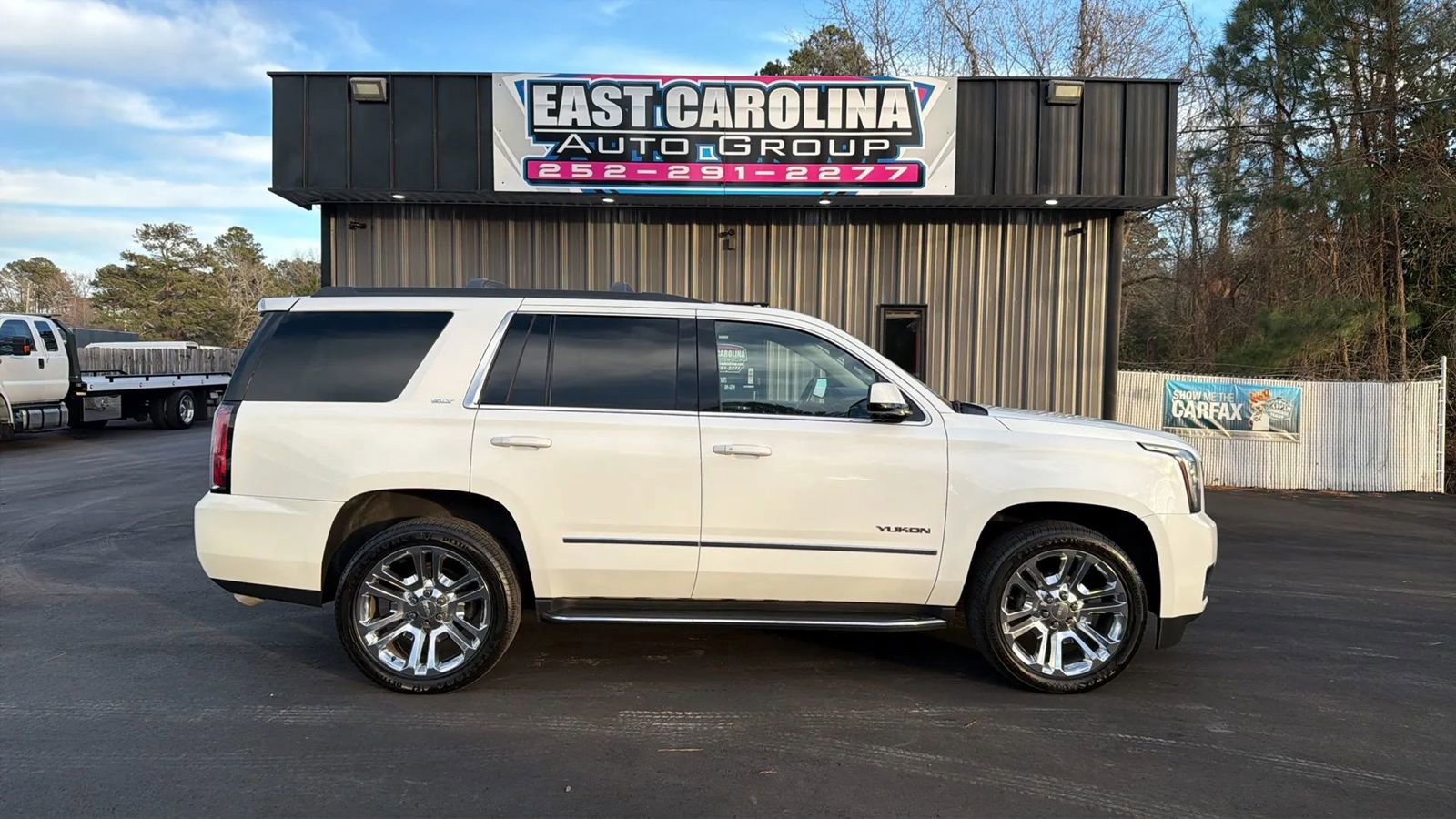 Used 2018 GMC Yukon SLT w/ Premium Edition image 2