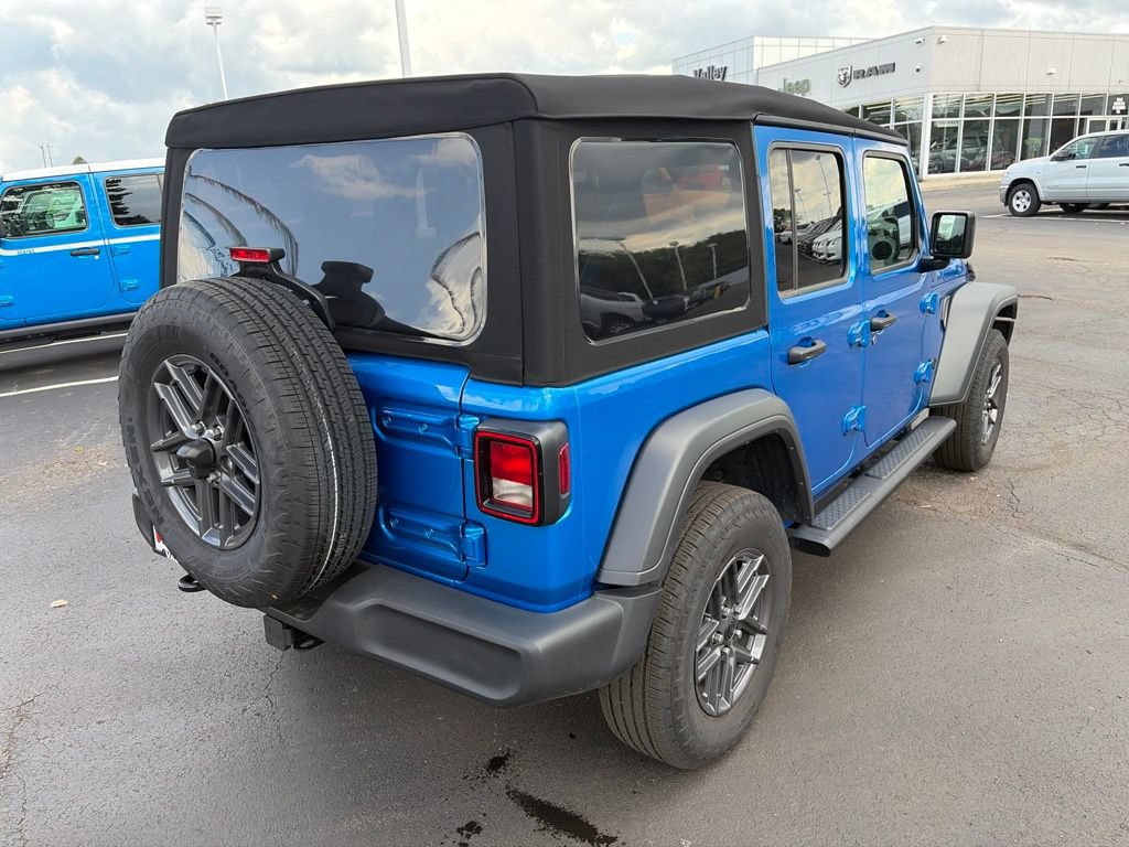 Used 2025 Jeep Wrangler Unlimited Sport AWD/4WD image 7