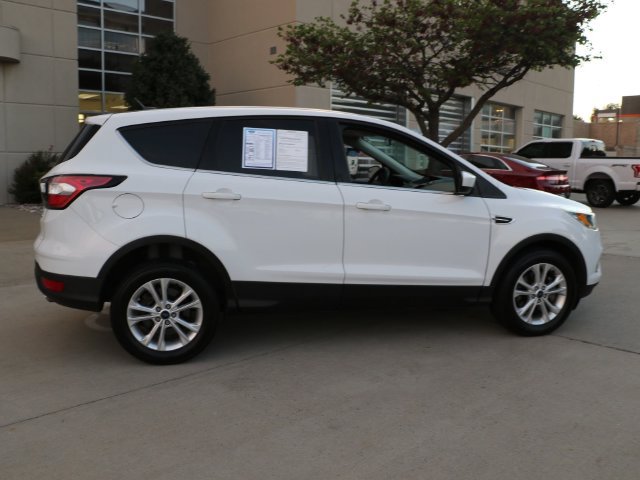 Used 2017 Ford Escape SE w/ SE Cold Weather Package AWD/4WD image 7