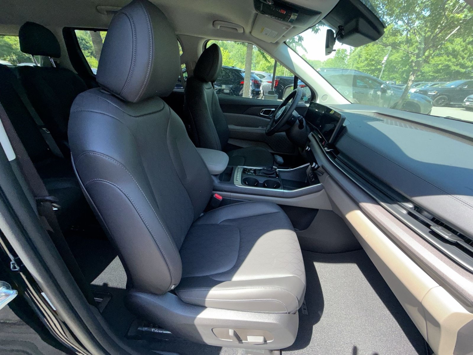 New 2026 Kia Carnival EX FWD image 26